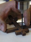 Крест. Сверление отверстий для штырьков при помощи которых он крепиться в надгробию. hspace=