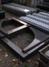 Изготовим цоколь для надгробия из Габбро Диабаза любой сложности. hspace=