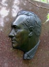 Бронзовое литье. Портретный барельеф. hspace=